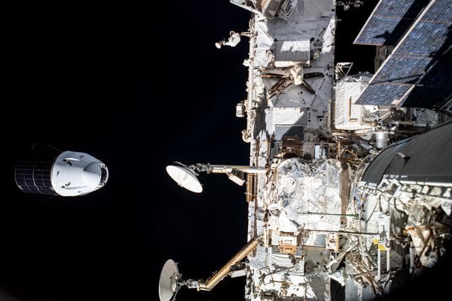 NASA image: iss065e162353