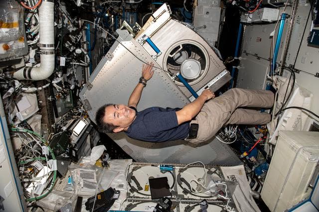 NASA image: iss065e241905