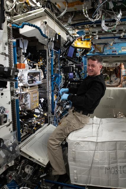 NASA image: iss065e257487