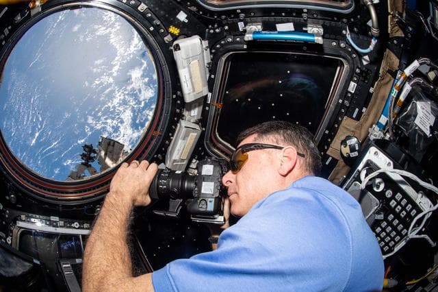 NASA image: iss065e327446
