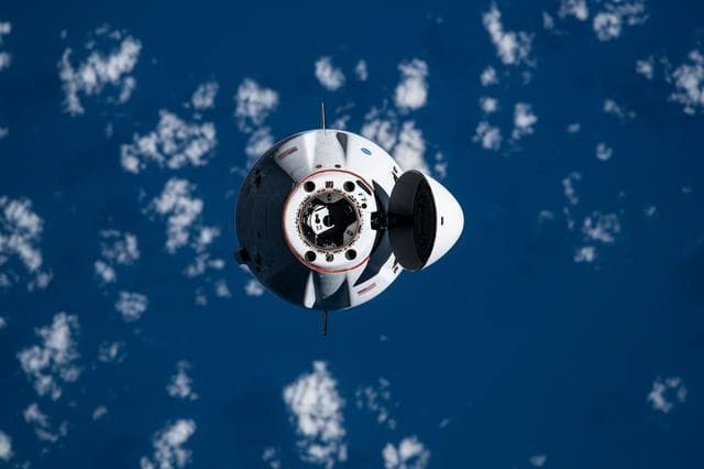 NASA image: iss065e327831