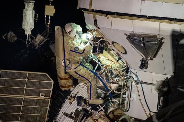 NASA image: iss065e349206