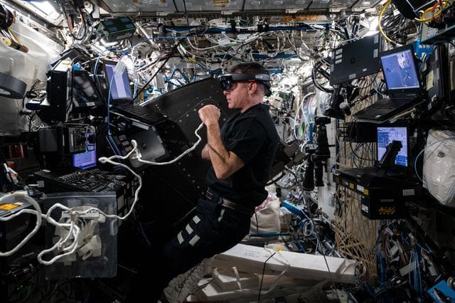 NASA image: iss065e358558