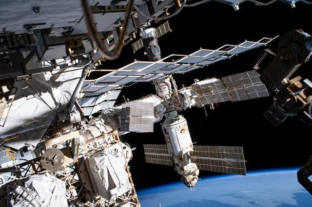 NASA image: iss065e376020