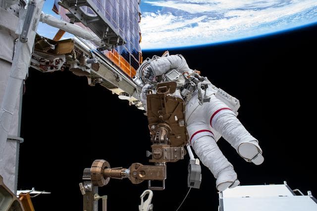NASA image: iss065e376087