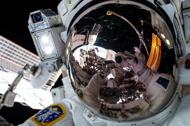 NASA image: iss065e376212