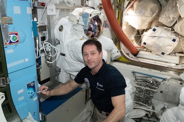 NASA image: iss065e389543