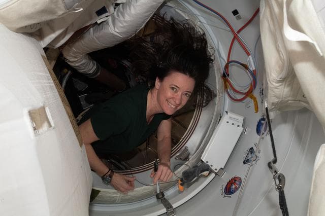 NASA image: iss065e389596