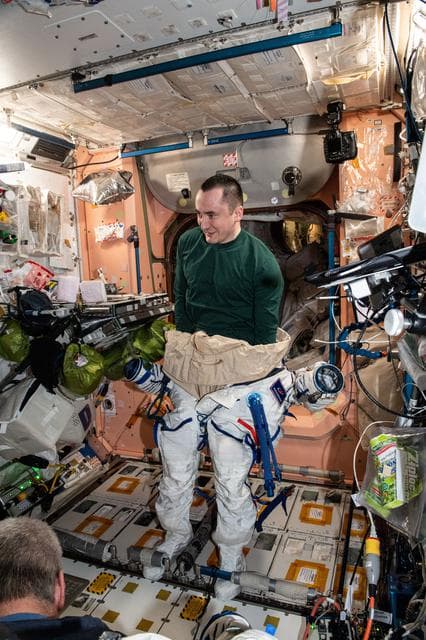 NASA image: iss065e398679