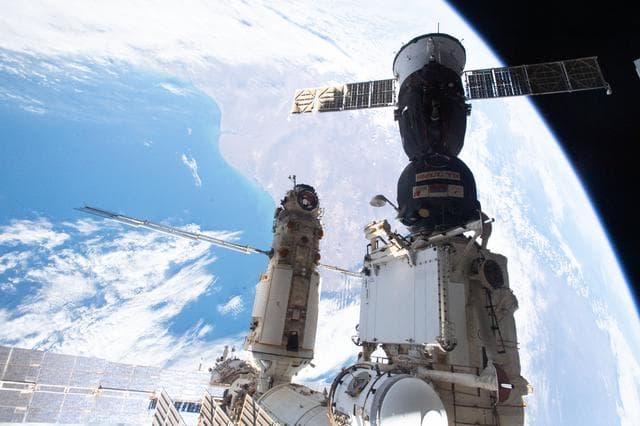 NASA image: iss065e431311