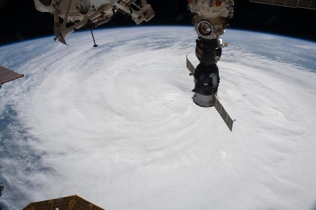 NASA image: iss065e434707