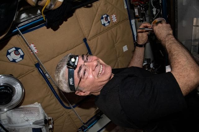 NASA image: iss065e440489