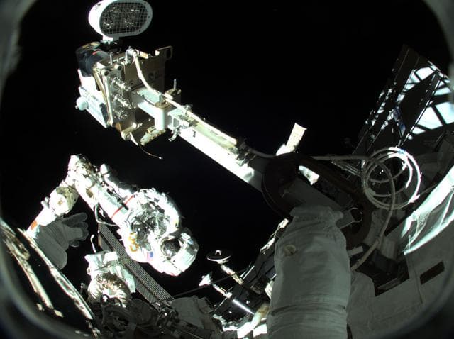 NASA image: iss066e188275