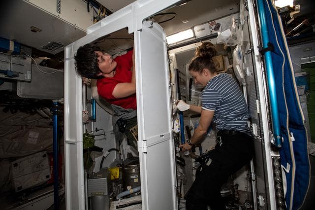 NASA image: iss067e032402