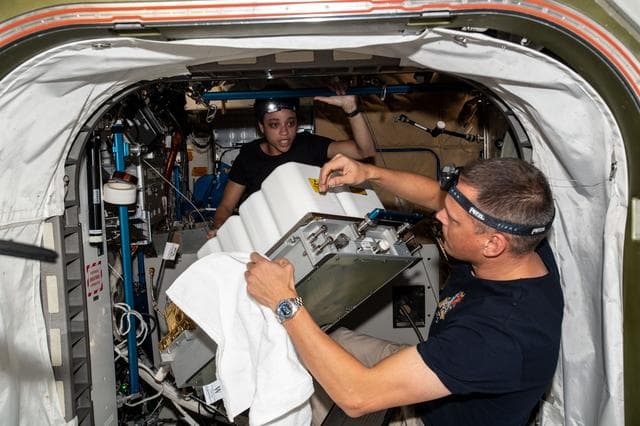 NASA image: iss067e099398
