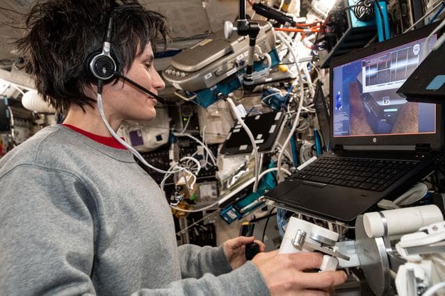 NASA image: iss067e107123