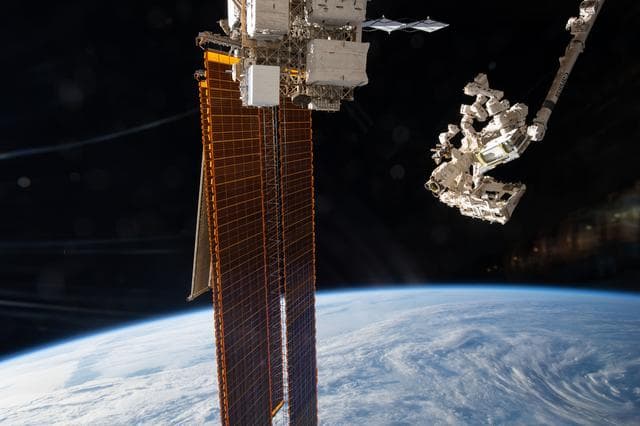 NASA image: iss067e191368