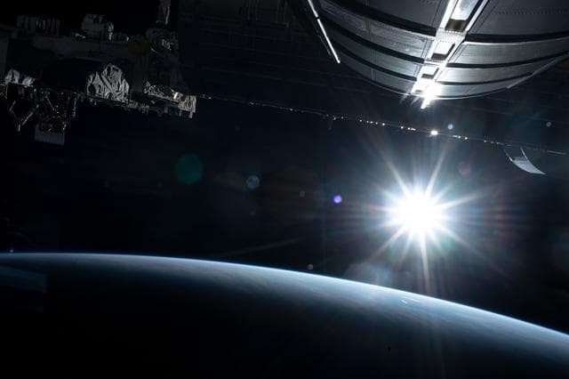 NASA image: iss067e221404