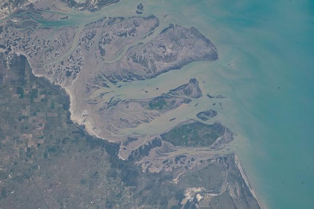 NASA image: iss067e301734