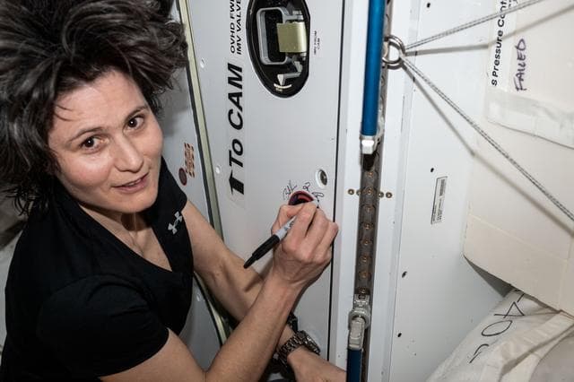iss068e012464