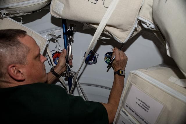 NASA image: iss068e012476