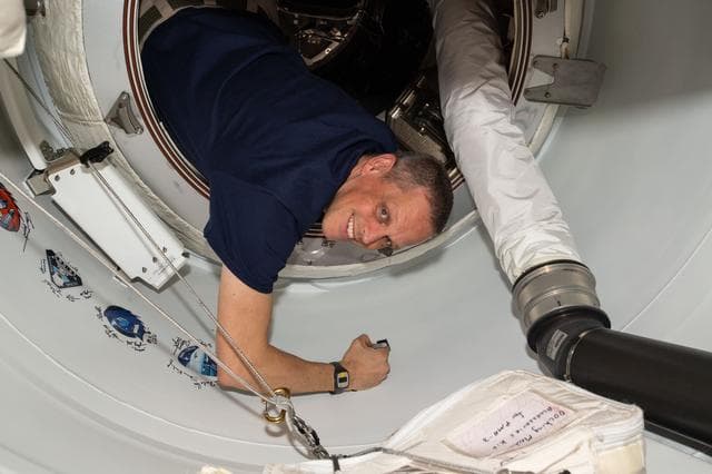 NASA image: iss068e016449