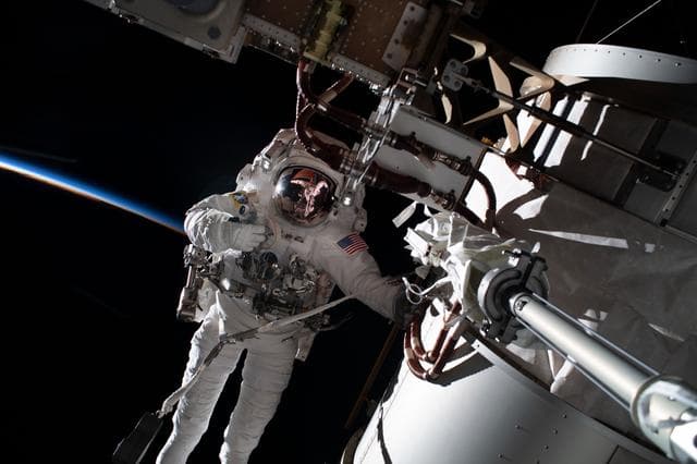iss068e022435