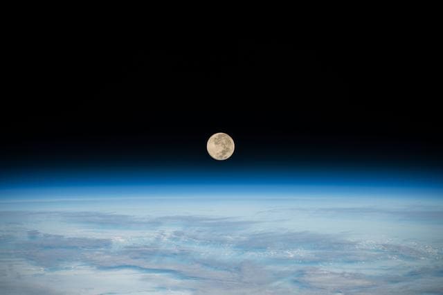 NASA image: iss068e027828