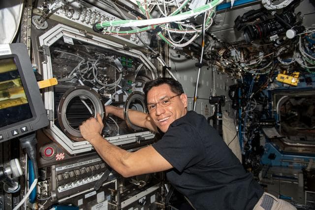 NASA image: iss068e028262