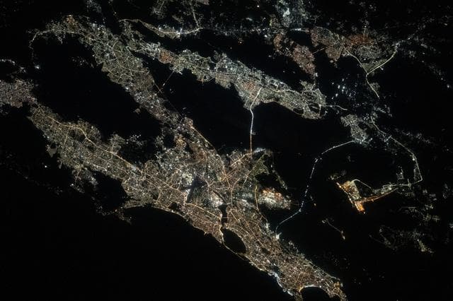 NASA image: iss068e036000