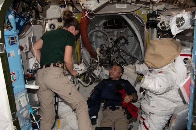NASA image: iss068e040436