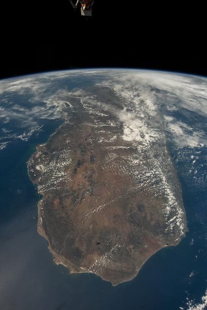 NASA image: iss068e040605
