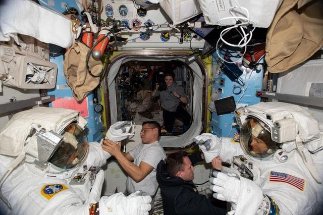 NASA image: iss068e041399