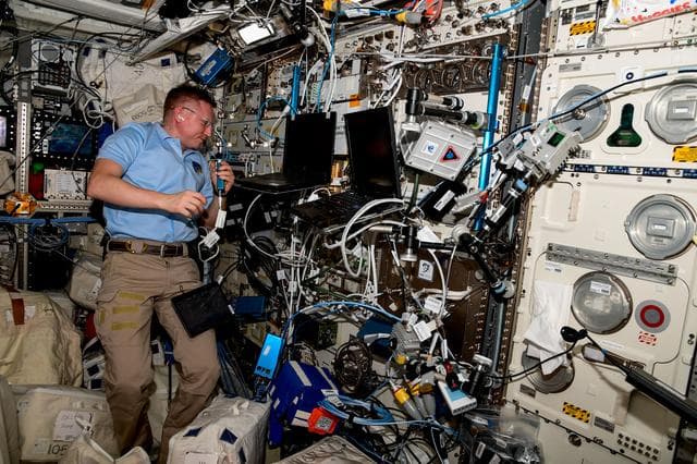 NASA image: iss068e042079