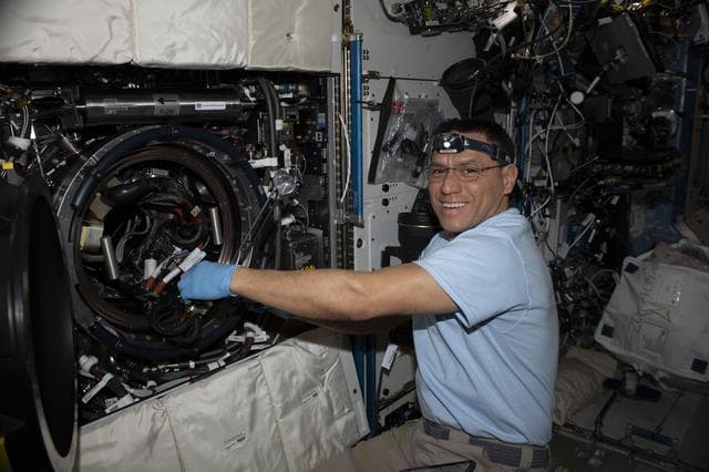 NASA image: iss068e043130