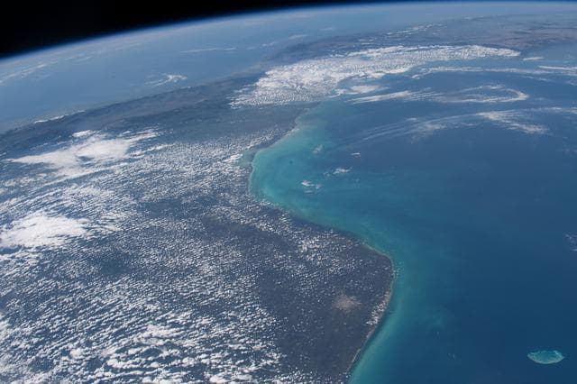 NASA image: iss068e043709