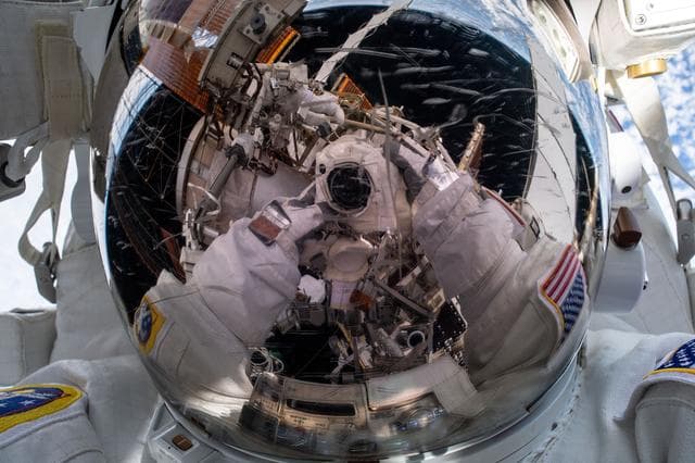 NASA image: iss068e045116