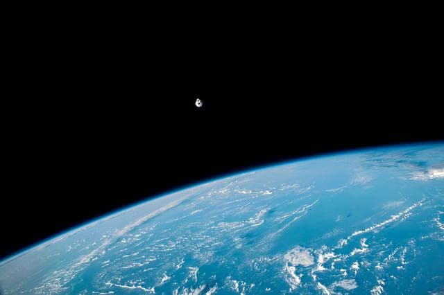 NASA image: iss068e075416