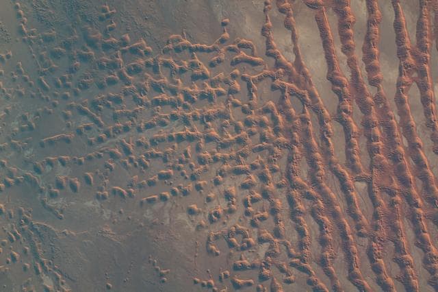 NASA image: Sand dunes along the Saudi Arabia-Oman border