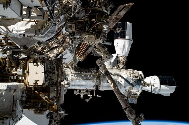 NASA image: iss069e018608