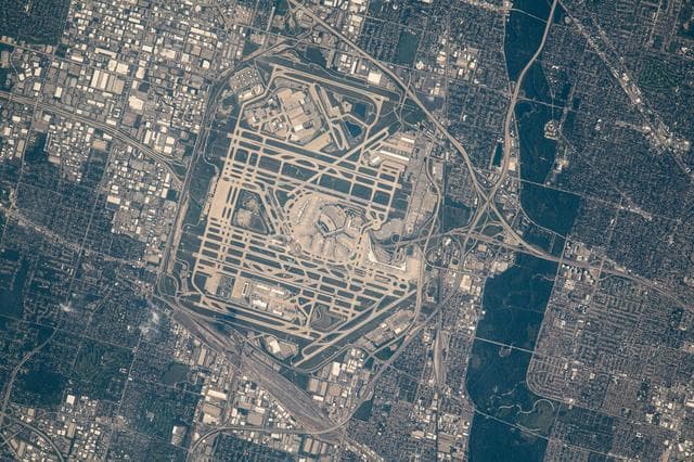 NASA image: iss069e037725