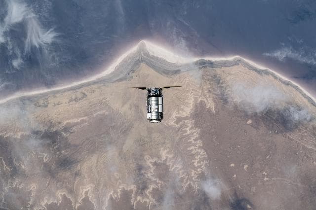 NASA image: iss069e053906