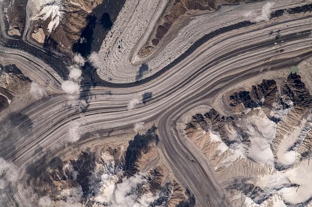 NASA image: iss069e060266