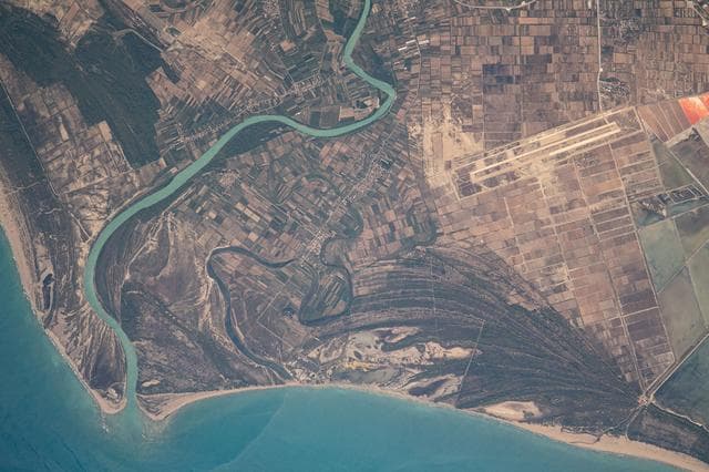 NASA image: iss069e060397
