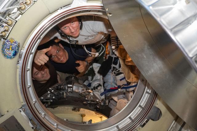 NASA image: iss069e092705