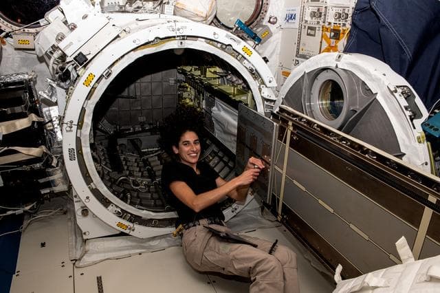 NASA image: iss070e000559