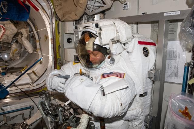 NASA image: iss070e002032