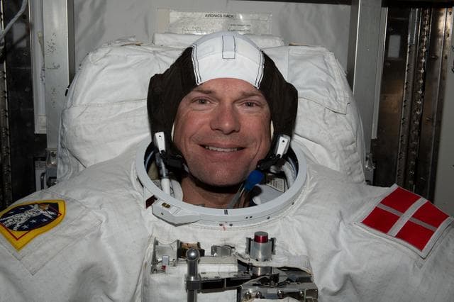NASA image: iss070e002415
