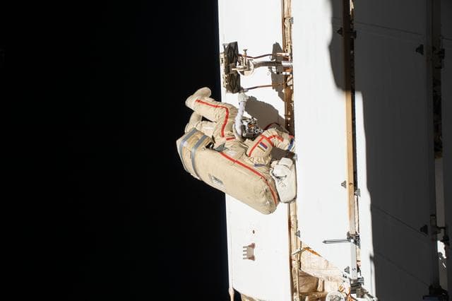 NASA image: iss070e009090