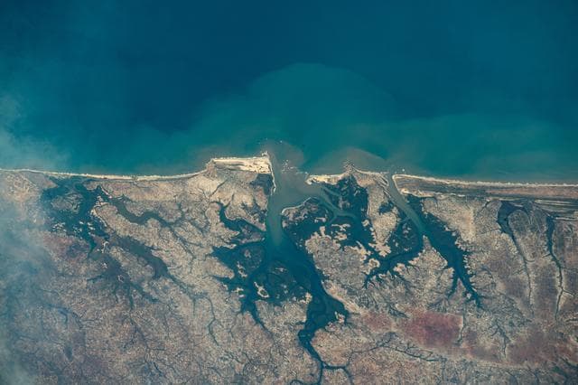 NASA image: iss070e013997